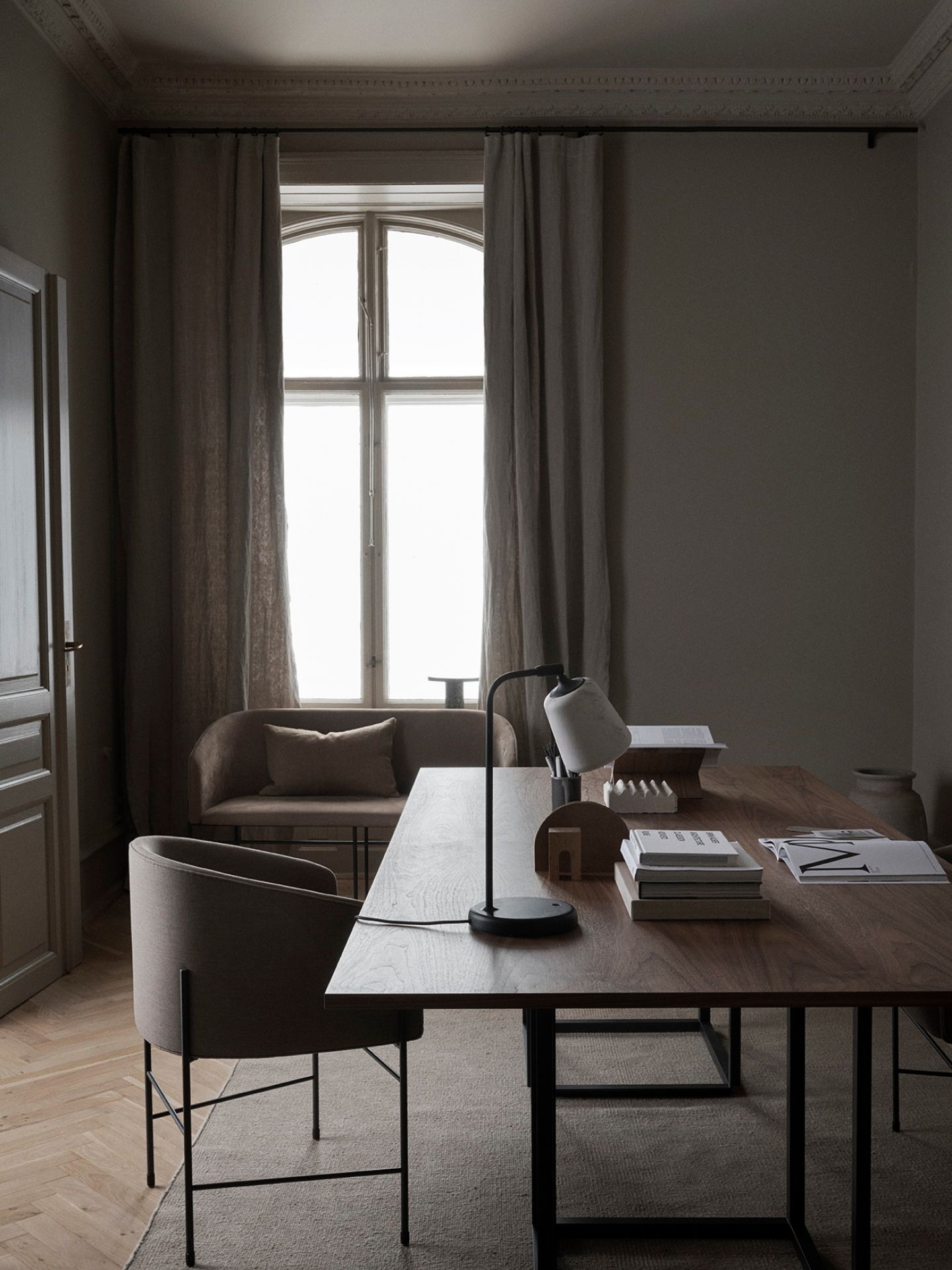 Material Table Lamp "The Black Sheep Edition" Tischleuchte New Works