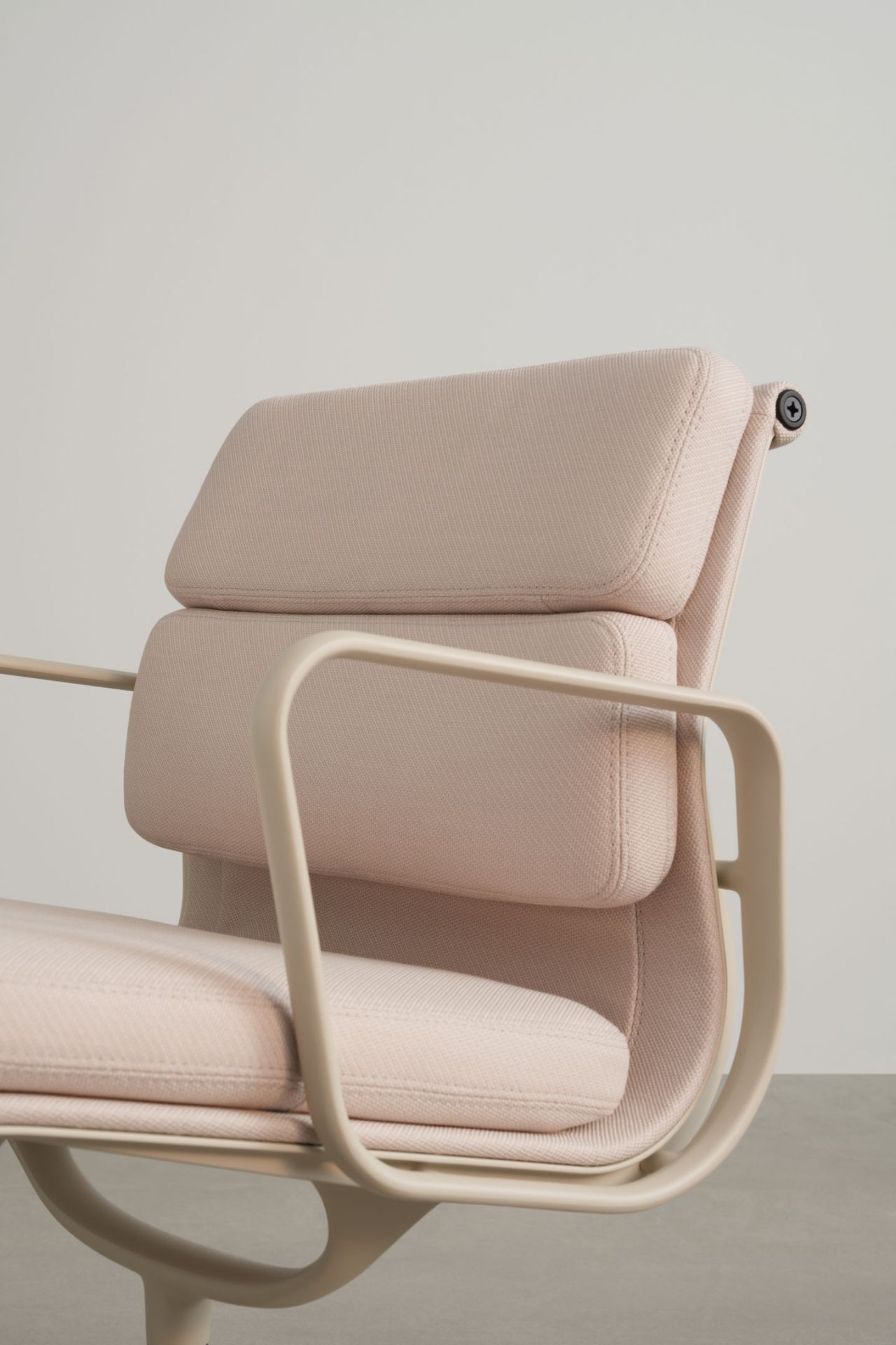 Soft Pad Chair EA207 / EA 207 Sessel Vitra