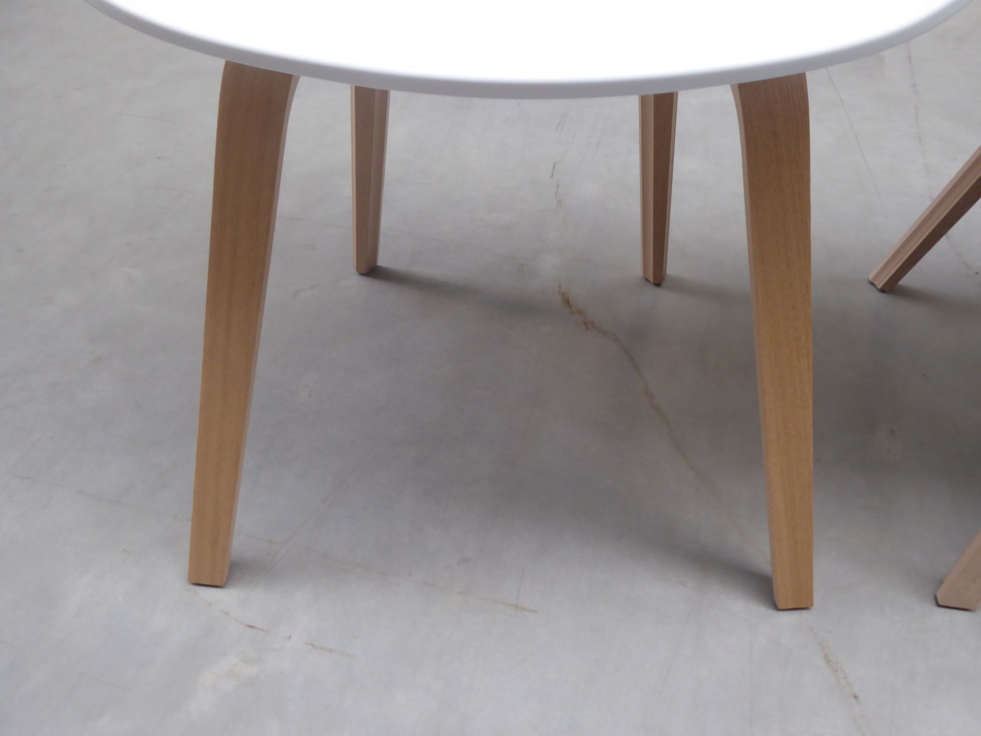 About A Chair AAC22 / AAC 22 Stuhl Hay Eiche matt lackiert - Orange About A Chair AAC22 / AAC 22 Stuhl Hay Eiche matt lackiert - Orange