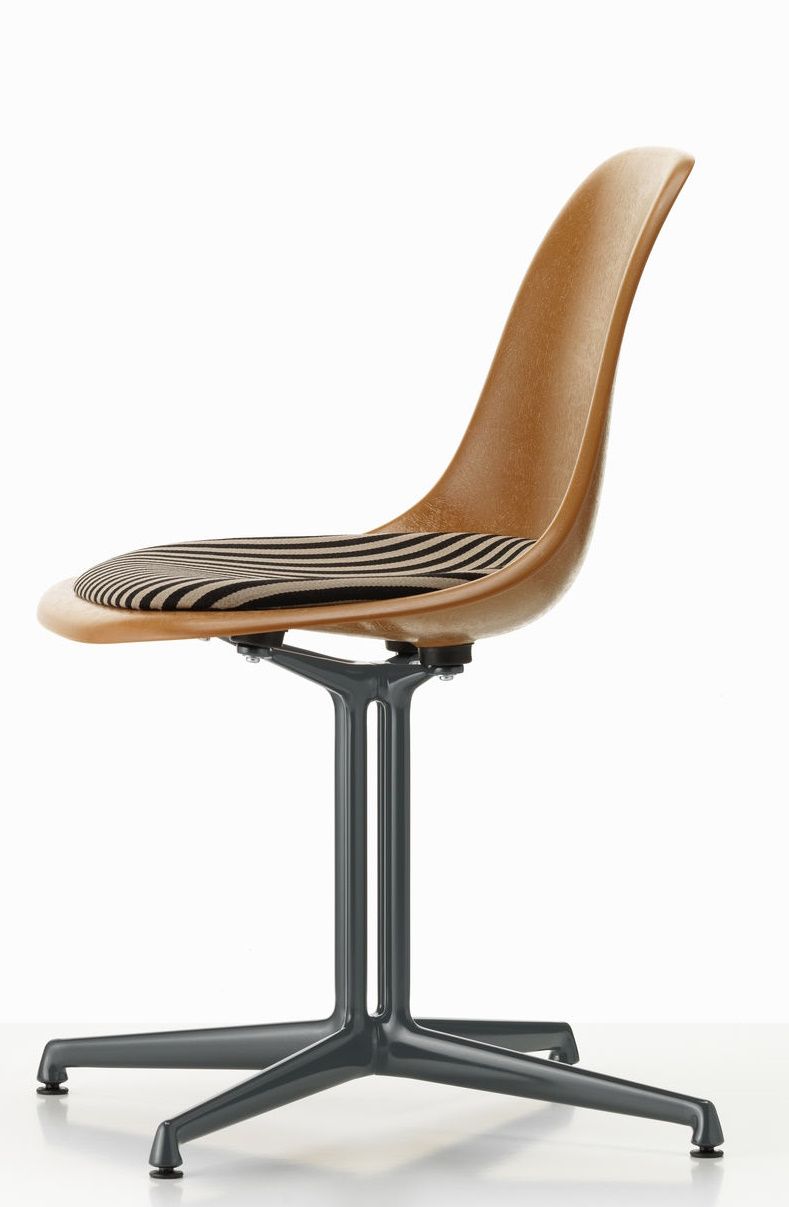 Eames Fiberglass Side Chair La Fonda Ocker Dunkel Vitra LIMITED EDITION