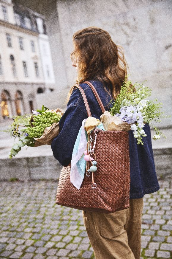 Vogel Rosa Schlüsselanhänger silberfarbenes Metall mit Naturleder Kay Bojesen