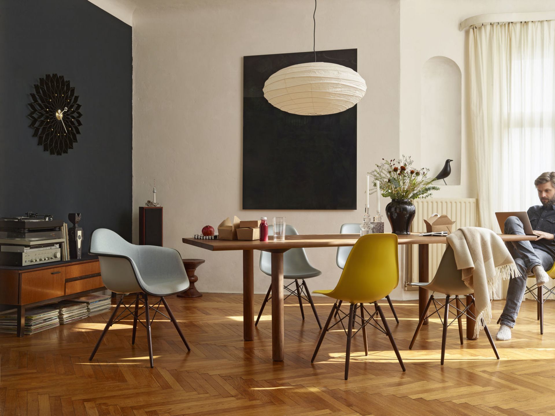 Eames Plastic Arm Chair DAW Stuhl Vollgepolstert Vitra
