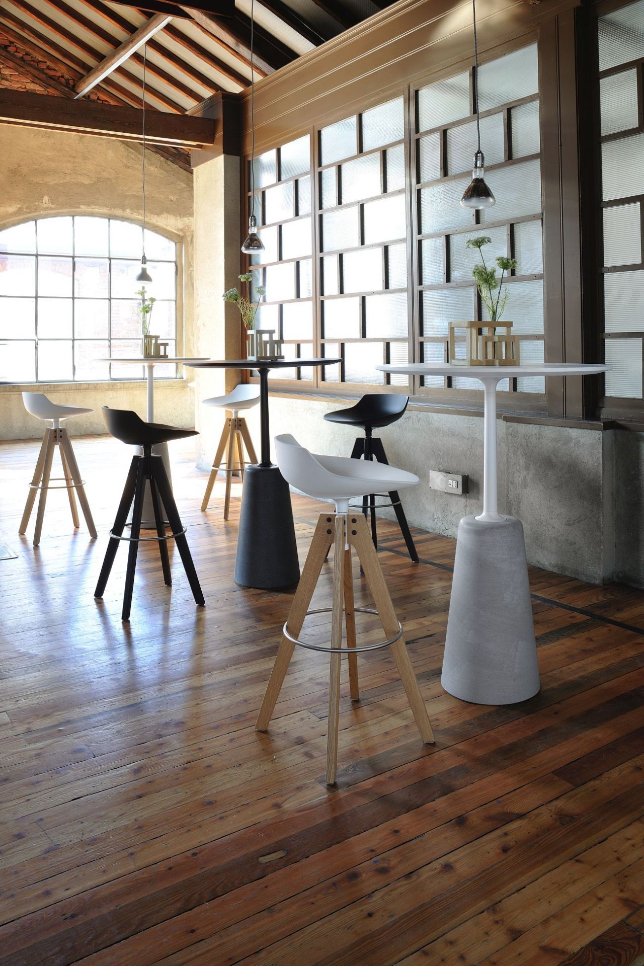 Rock Table Stehtisch Beton MDF Italia