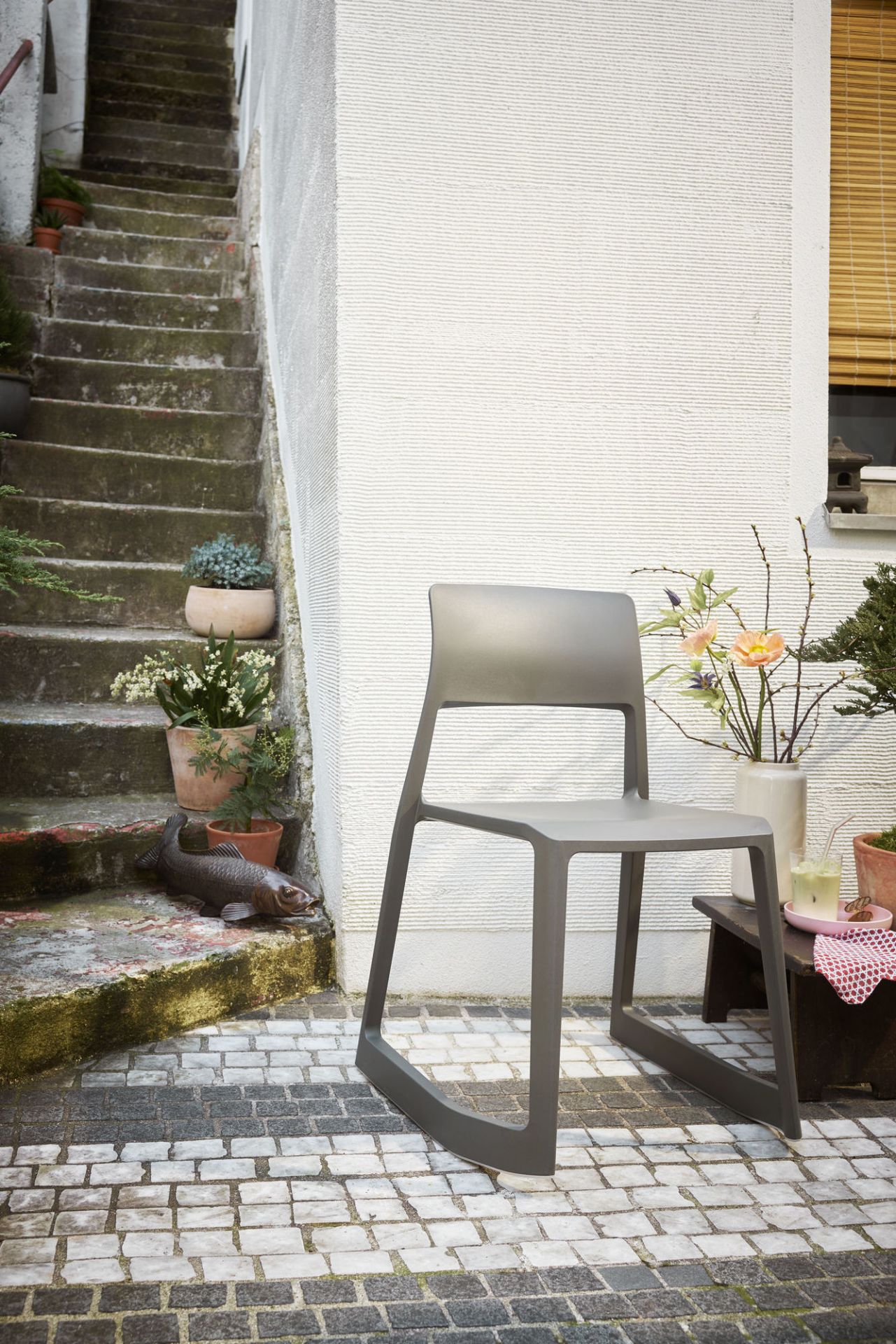 Tip Ton RE Stuhl Kunststoff Vitra Koralle