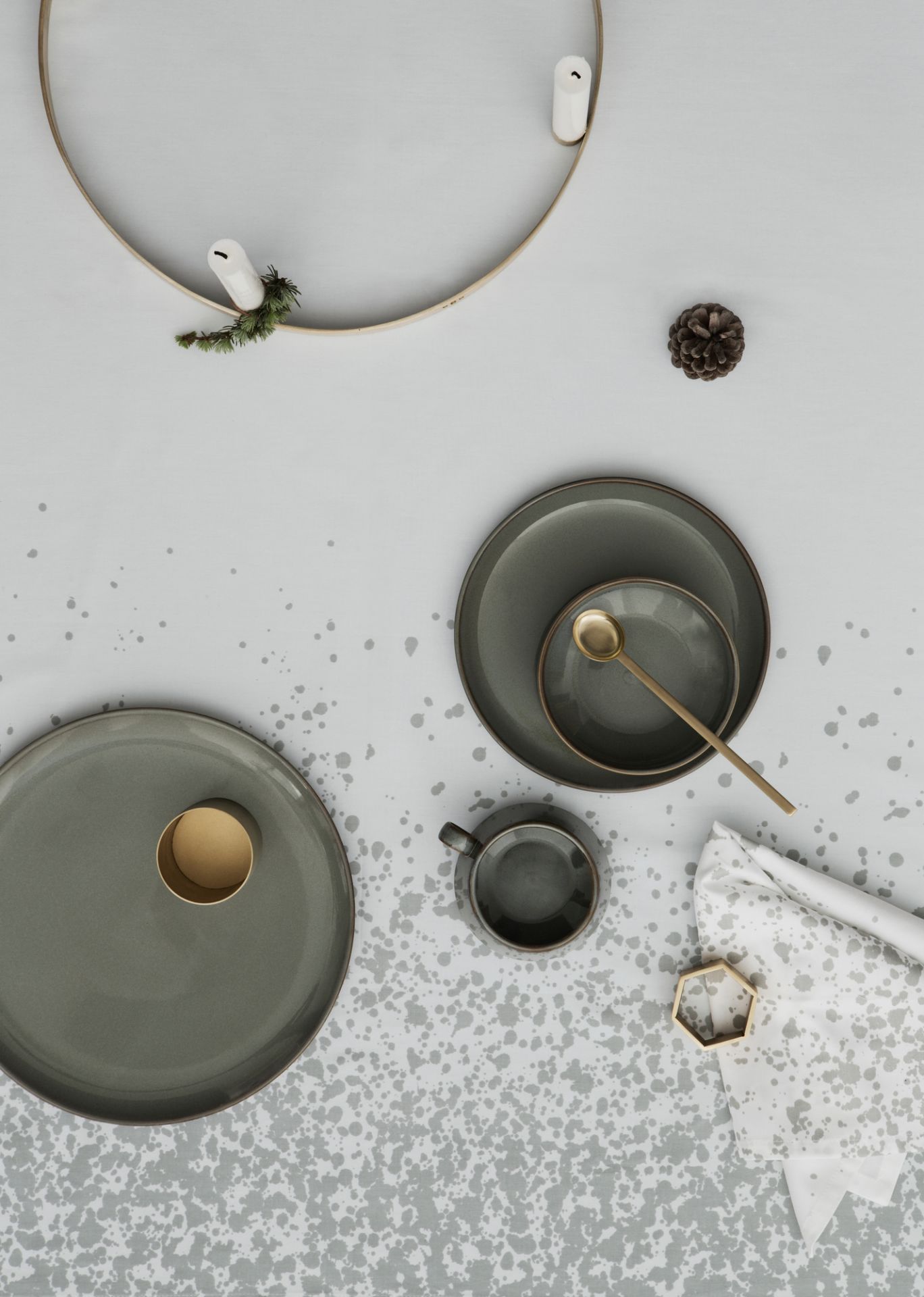 Candle Holder Circle Kerzenhalter groß messing Ferm Living