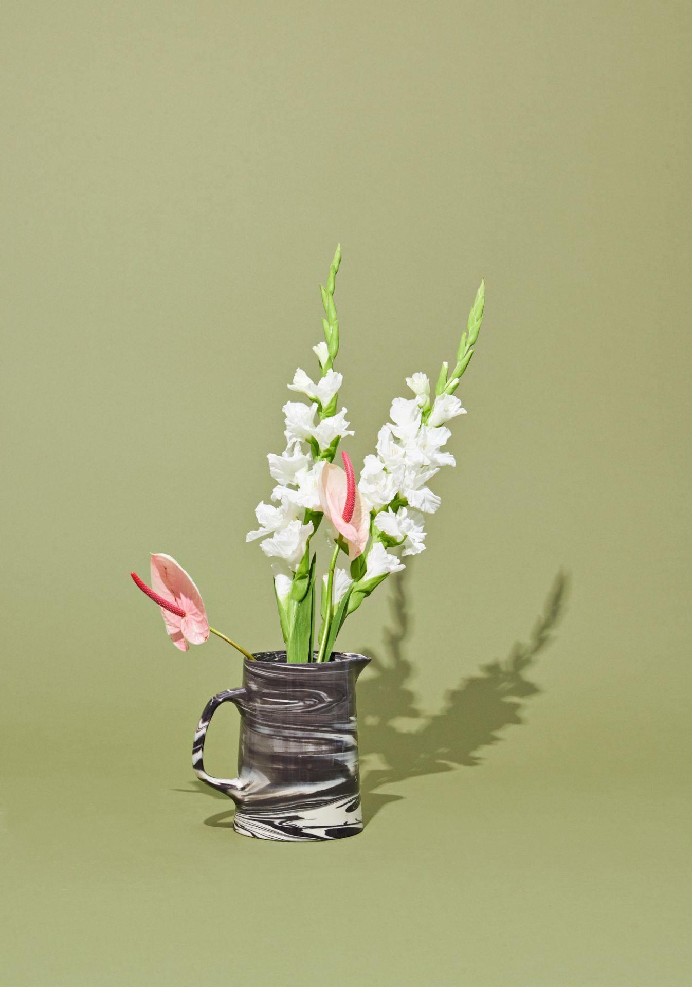 Marbled Jug Karaffe schwarz Hay