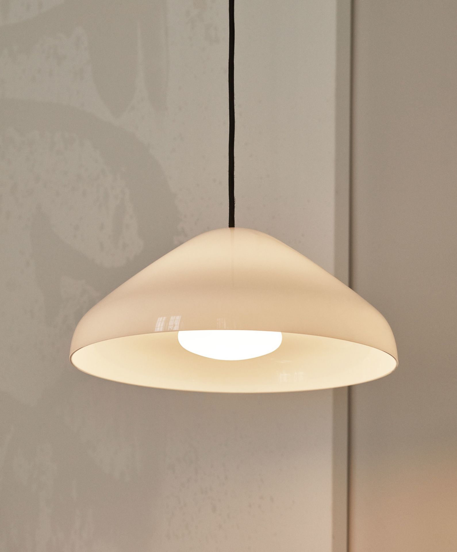 Pao Glass Pendant 350 Pendelleuchte Hay 