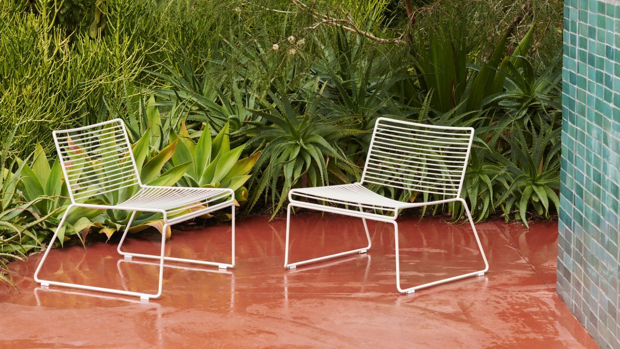 Hee Lounge Chair Schwarz Hay