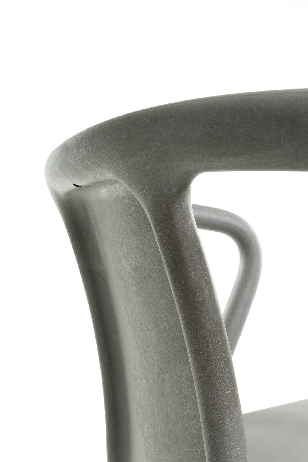RE Air-ArmChair Indoor / Outdoor 100% Recycled Armlehnenstuhl Magis 