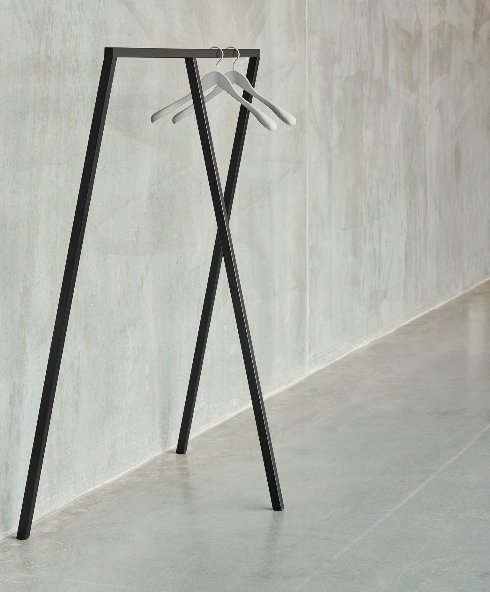 Loop Stand Wardrobe Garderobe Hay Schwarz