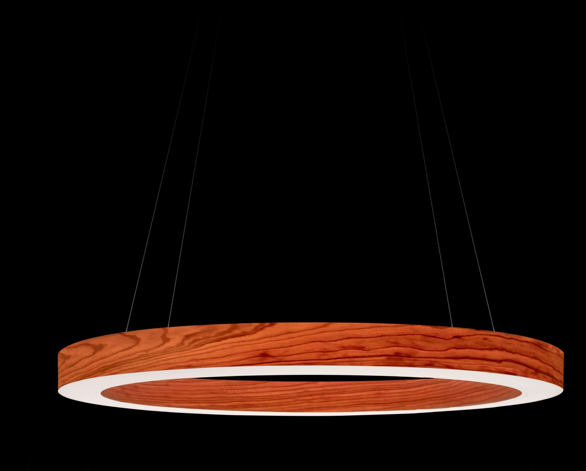 Oh!-Line Pendelleuchte von LZF Lamps, ø 60 cm, Kirsche Natur, moderne Holzlampe.