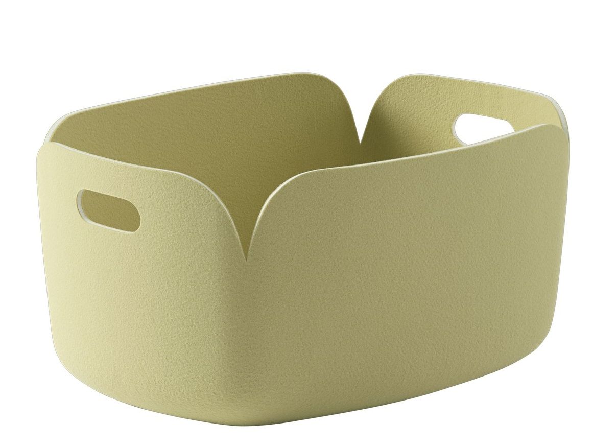 Beige-grüner Restore Aufbewahrungskorb von Muuto aus Filz mit Tragegriffen für Ordnung im Wohnbereich.