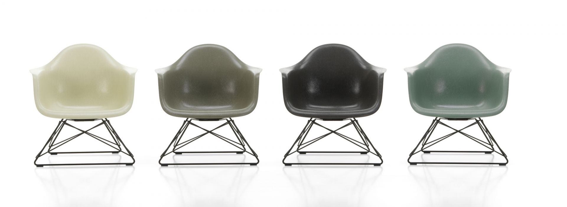 Eames Fiberglass Arm Chair LAR Stuhl Vitra
