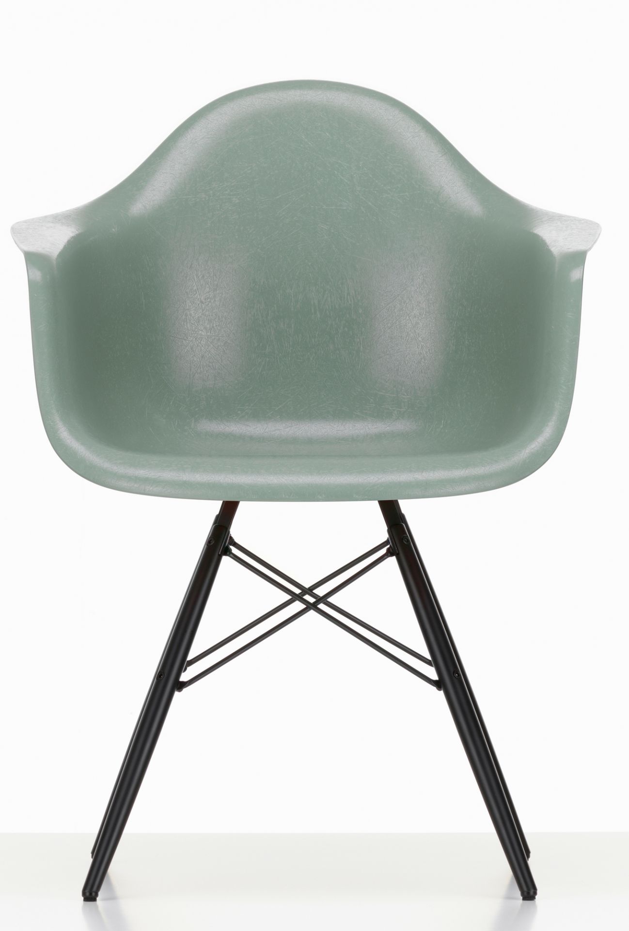 Eames Fiberglass Arm Chair DAW Stuhl Vitra