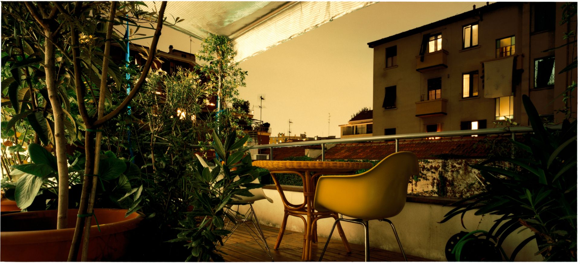 Eames Plastic Arm Chair DAR Stuhl mit Sitzpolster Vitra