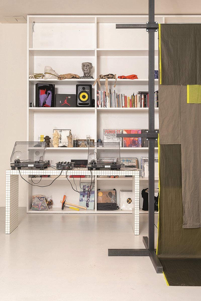 Quaderna Wandtisch und Bank Zanotta