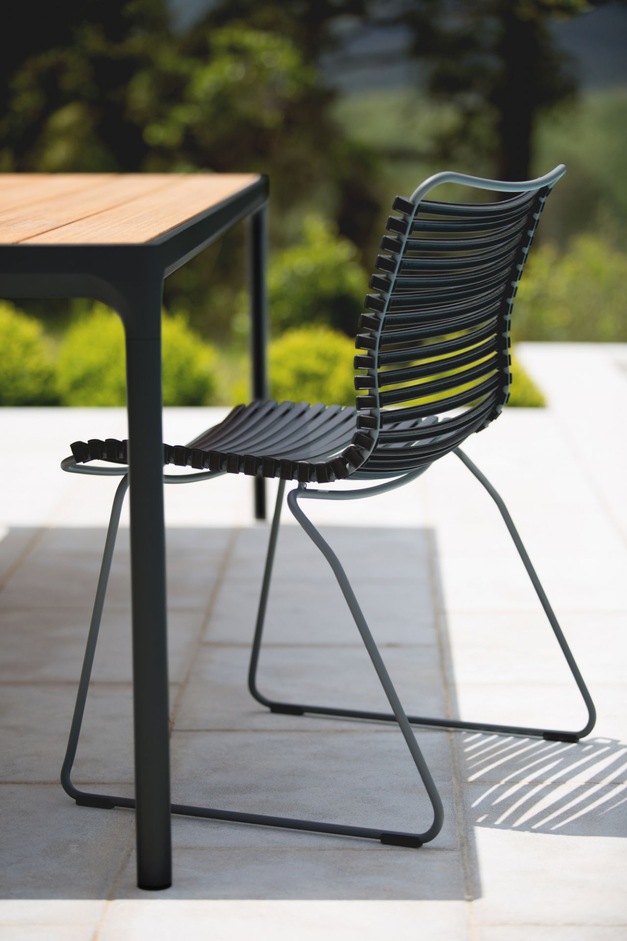 Click Dining Stuhl ohne Armlehne Outdoor Houe Schwarz