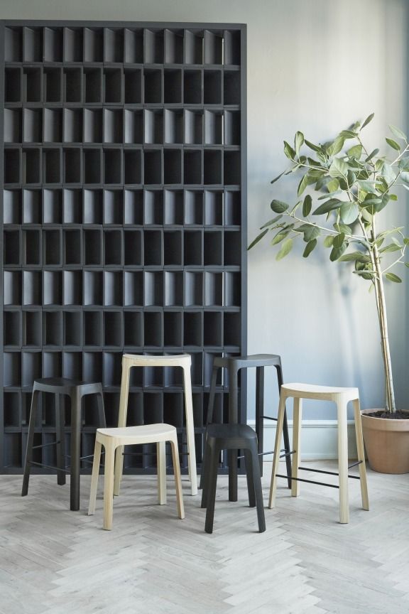 Crofton Barstool Barhocker Please wait to be seated 