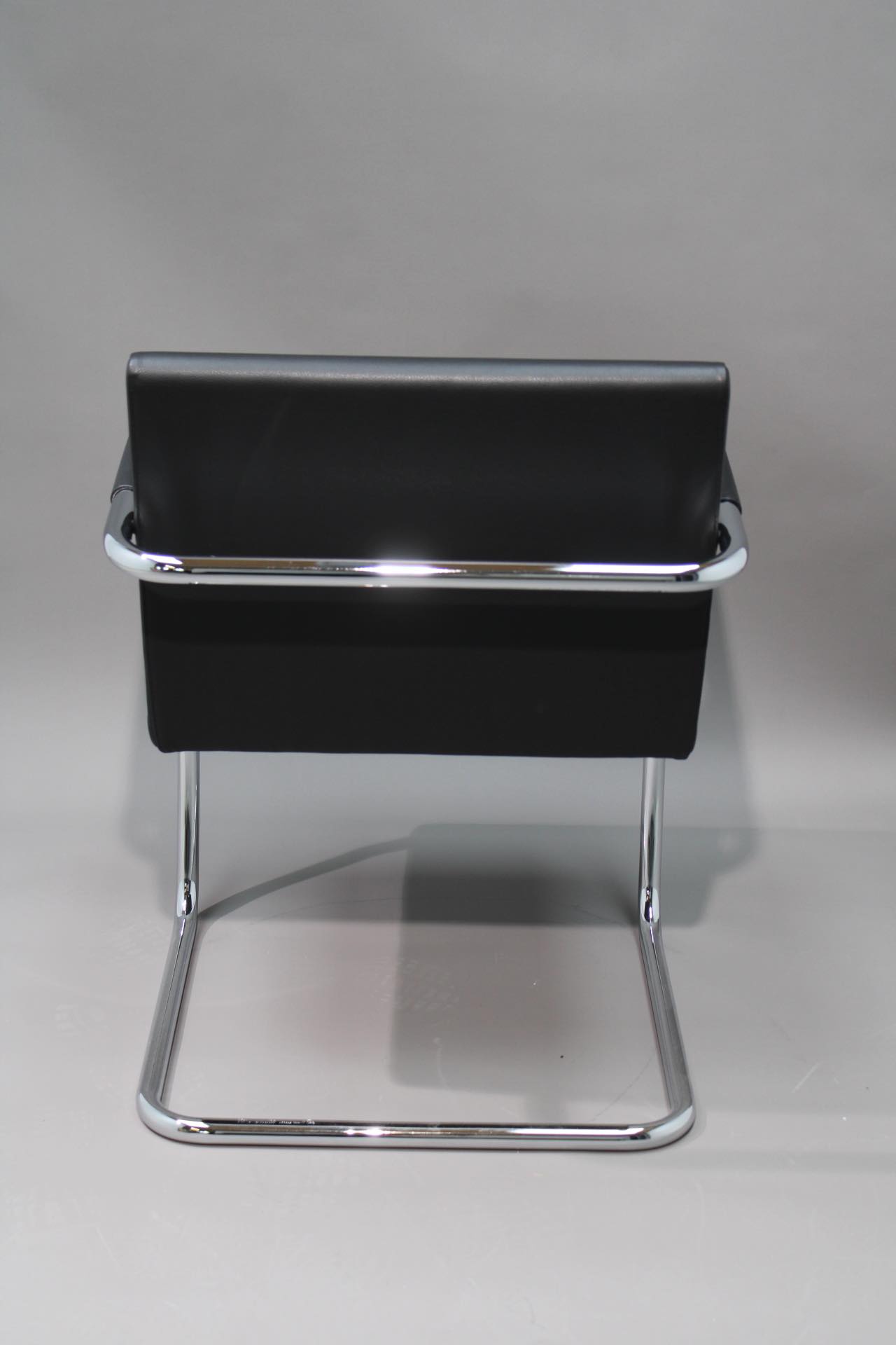 Brno Stuhl Tubular LEDER VOLO SCHWARZ EINZELSTÜCK Knoll International