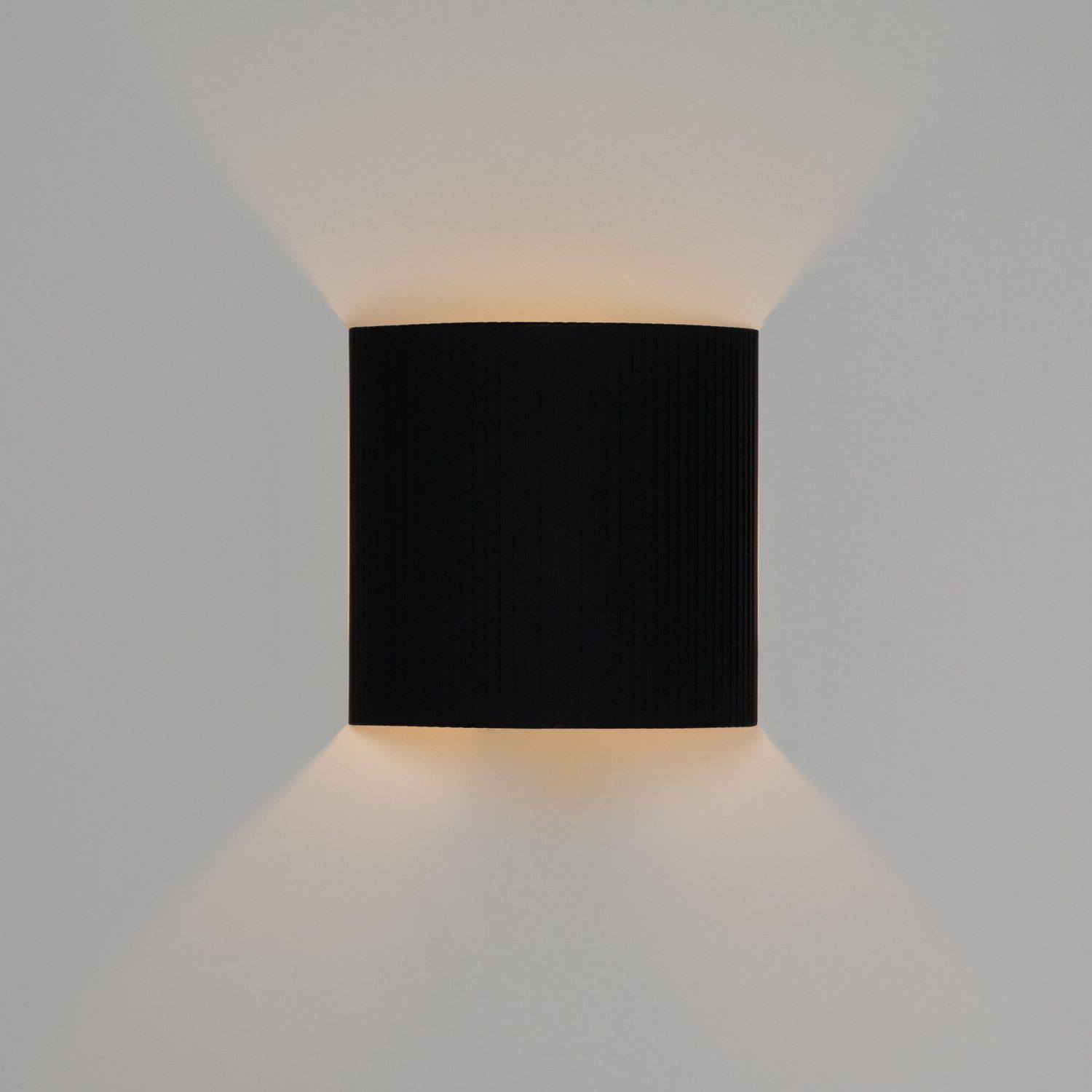 Comodín cuadrado quadratische Wandleuchte Black ribbon Santa & Cole
