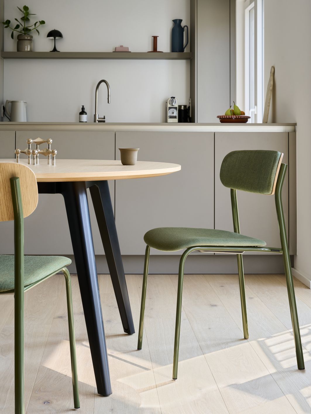 S 243 SPV  / S243 SPV Stahlrohr Stuhl mit Sitz gepolstert Thonet 