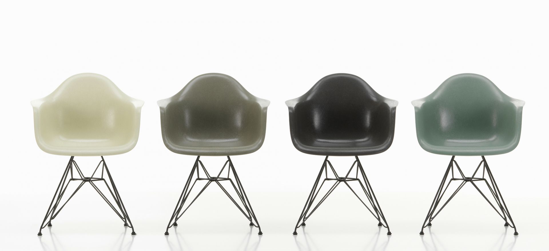 Eames Fiberglass Arm Chair DAR Stuhl Vitra