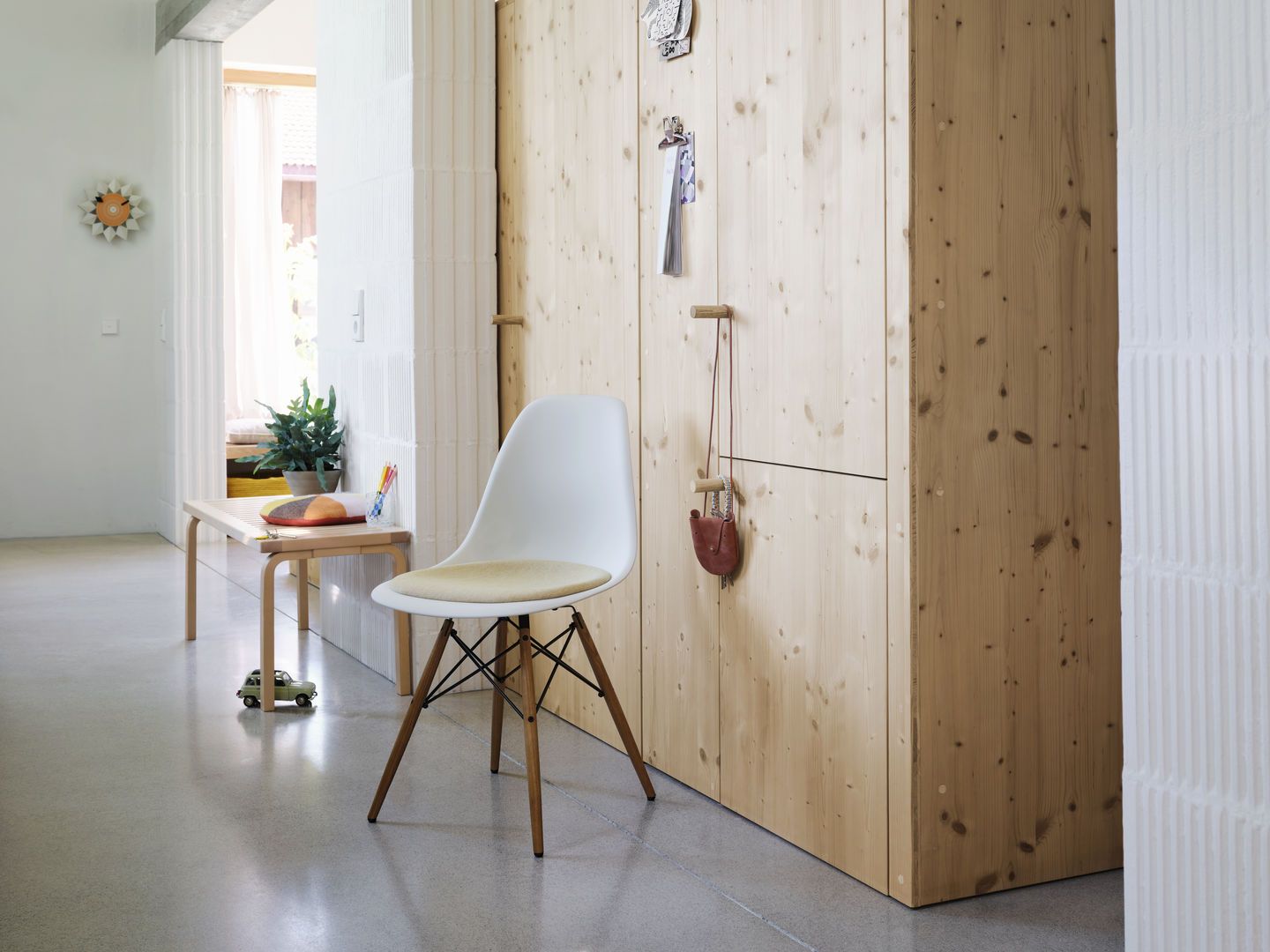Eames Plastic Side Chair DSW Stuhl Vitra