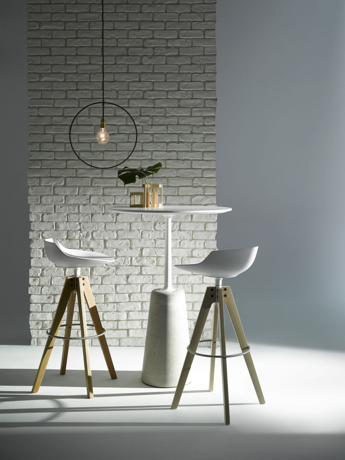 Rock Table Stehtisch Beton MDF Italia