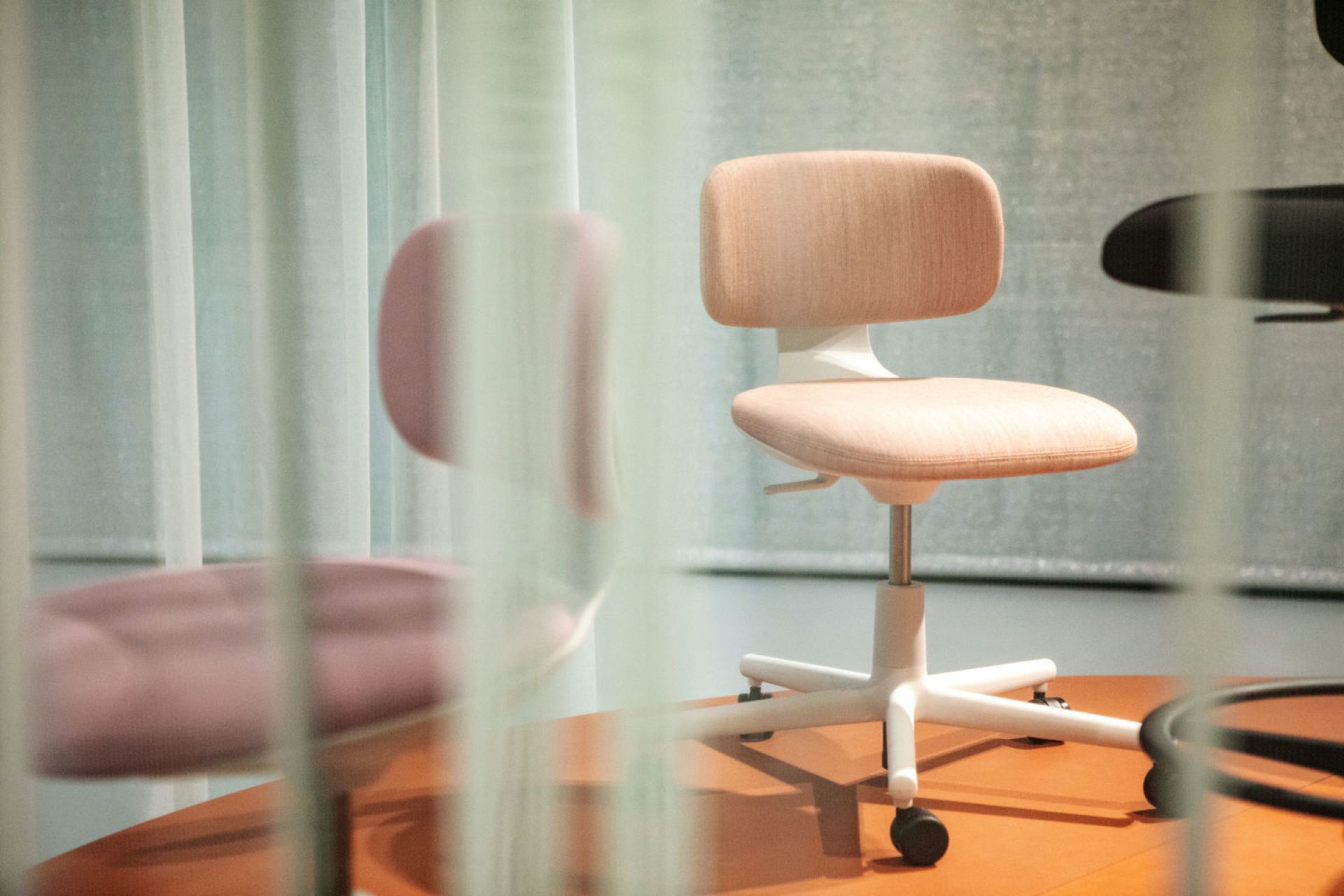 Rookie Bürodrehstuhl Vitra Plano schwarz