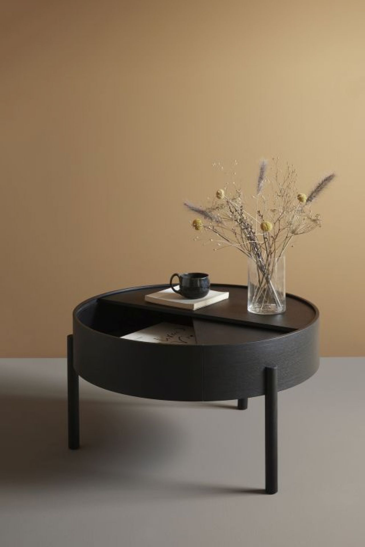 Arc Couchtisch Ø  66 cm SCHWARZ Woud EINZELSTÜCK