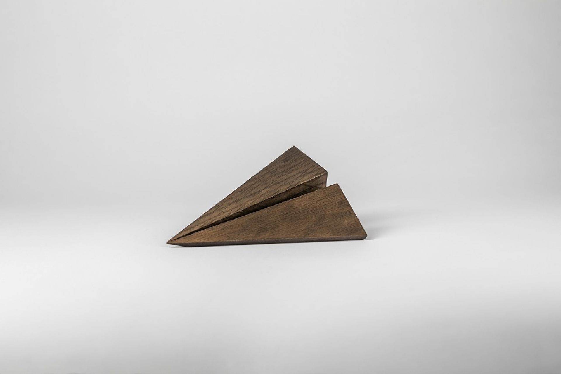 Maverick Paperplane Holzfigur Papierflugzeug Boyhood EINZELSTÜCK