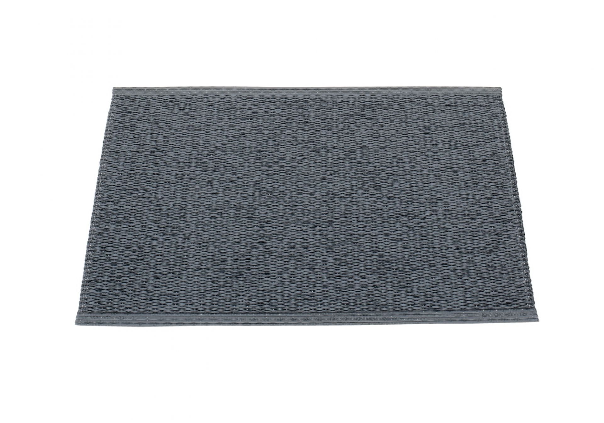 Grauer Svea Kunststoffteppich, Größe 70x50, von Pappelina. Robuster und pflegeleichter Teppich für Innen und Außen.