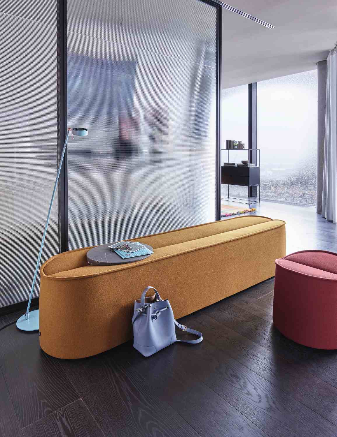 Nenou Hocker COR