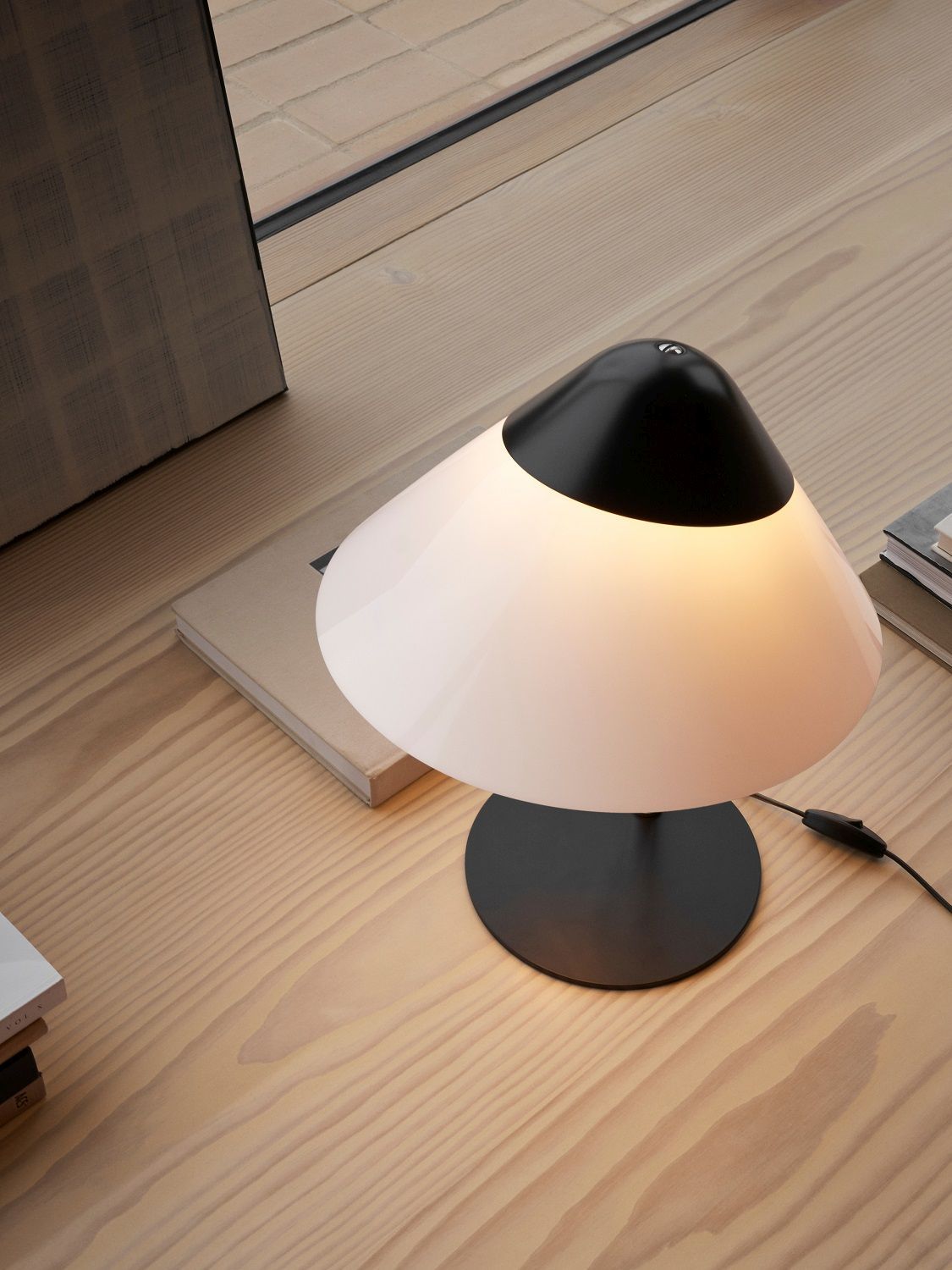 HJW02 Opala Table Lamp Midi Tischleuchte Carl Hansen & Søn