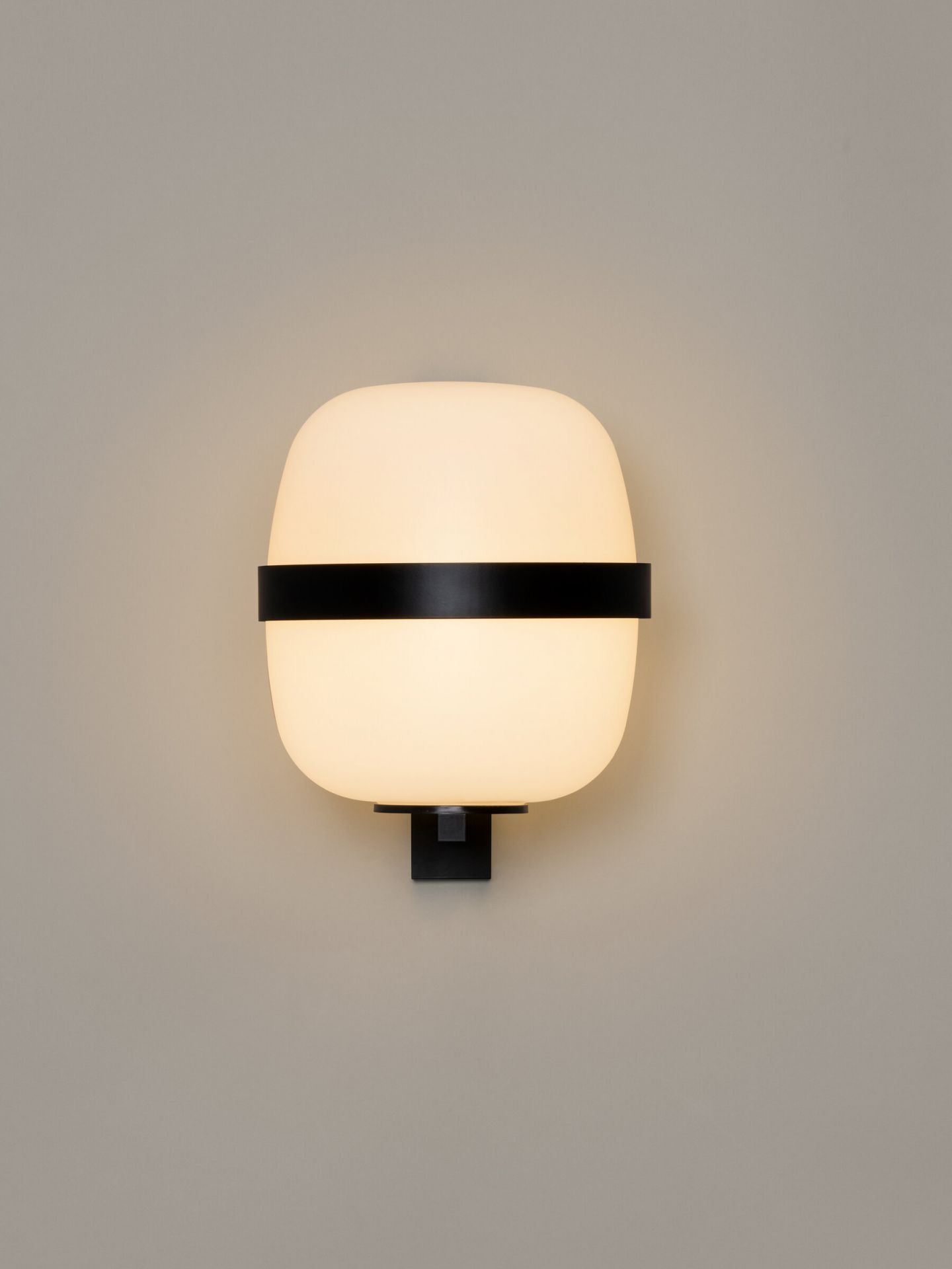 Wally Cesta Wandleuchte schwarz Santa & Cole
