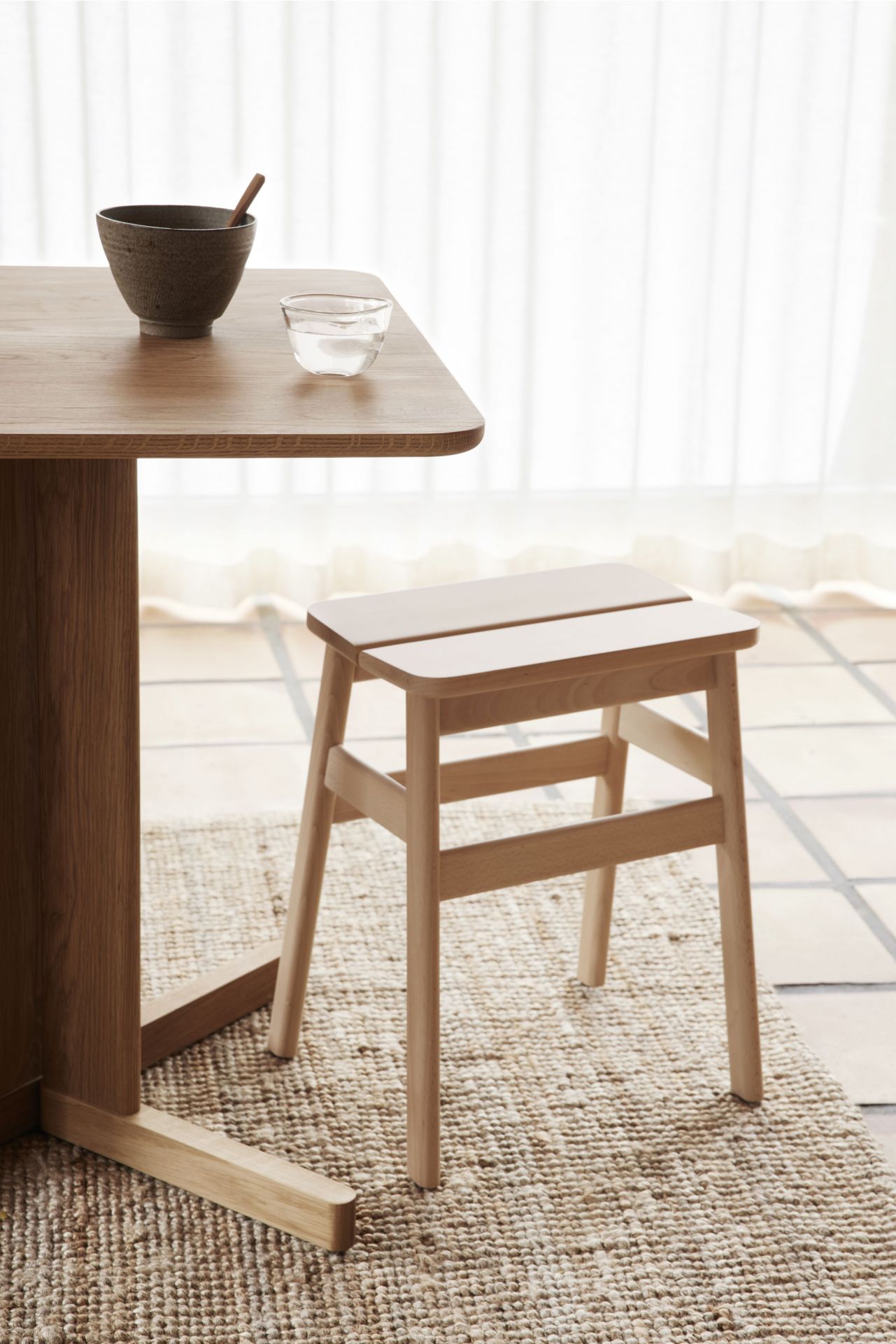 Angle Standard Hocker Form & Refine