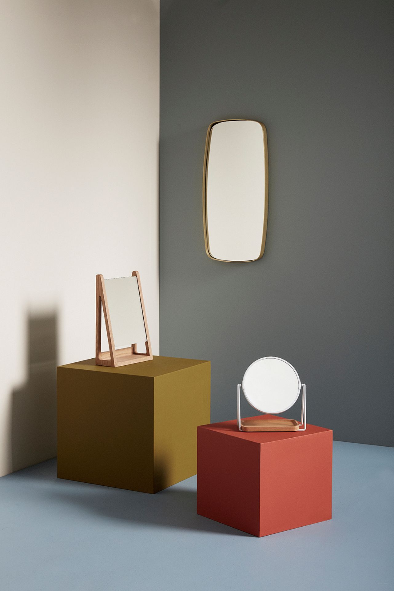 Mirror Brass Wandspiegel Hübsch Interior EINZELSTÜCKE