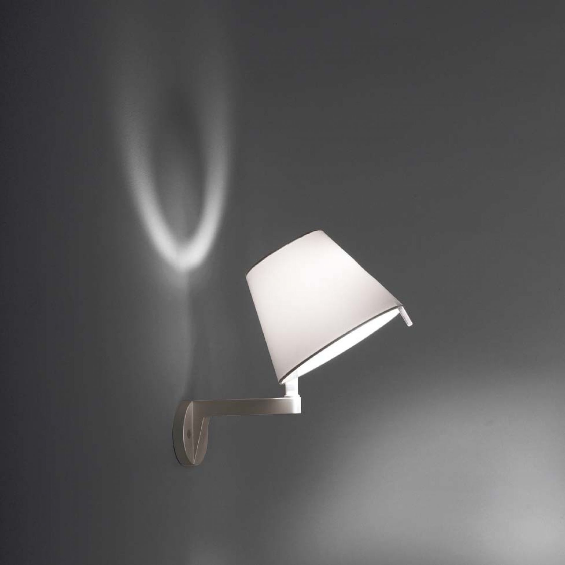 Melampo Wall Wandleuchte Schirm Grau Struktur Grau ohne Schalter Artemide