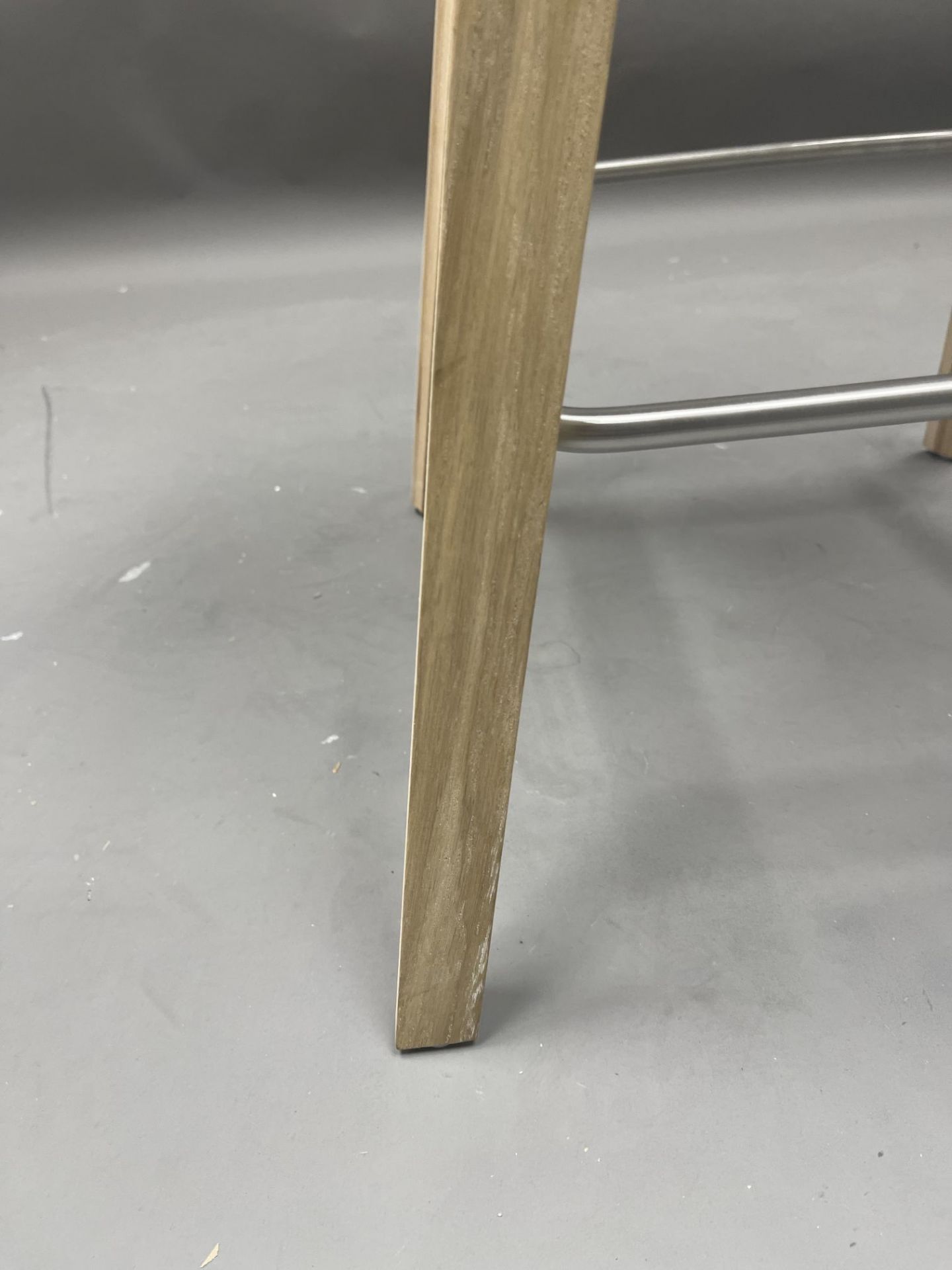 About a Stool AAS32 / AAS 32 Barhocker LOW EICHE GESEIFT / PASTELL GREEN Hay MÄNGELEXEMPLAR  