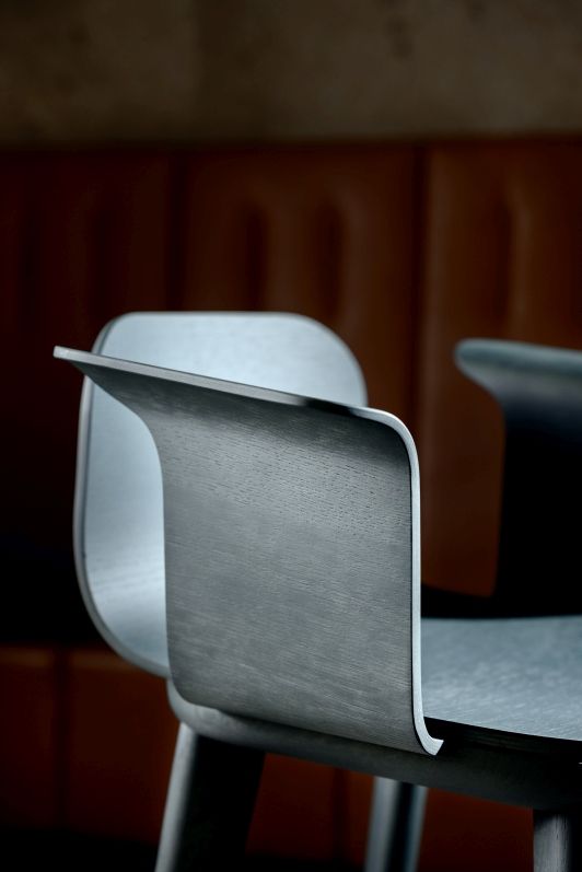 Aeon Comfort Barstool Barhocker mit Armlehnen Zeitraum  